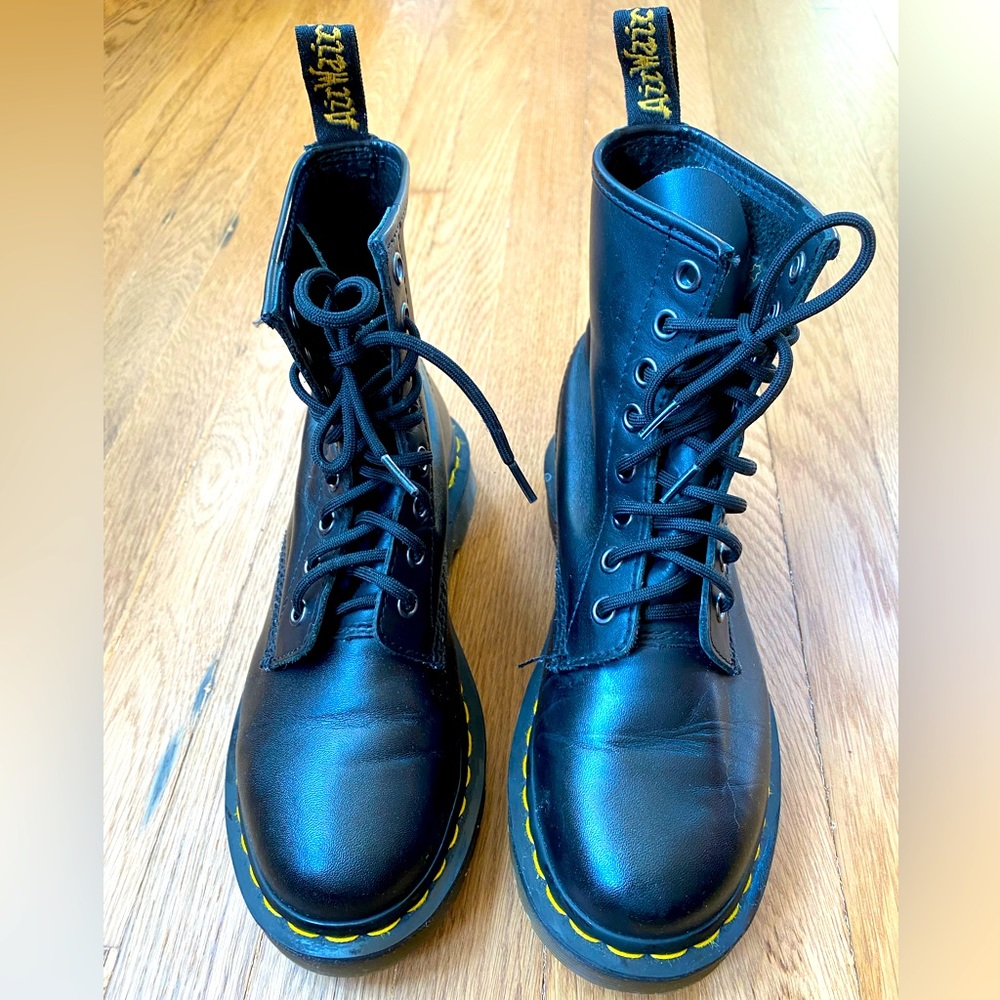 Dr Martens 1460 Women’s smooth leather boots